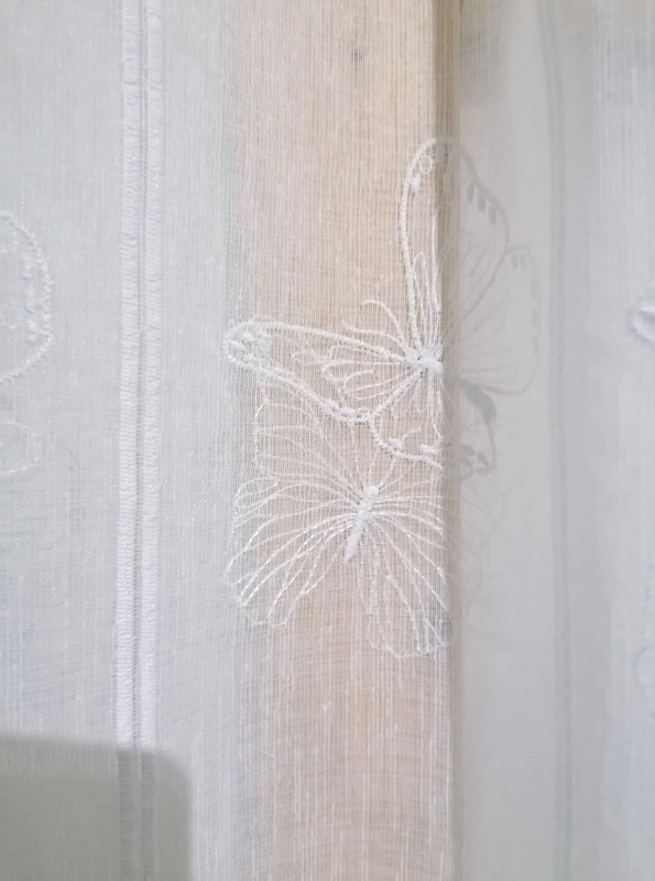 Záclona metrážová - Motýlci 120