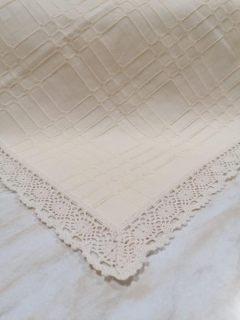 Ubrus Verona světlá krajka 80 x 80 cm